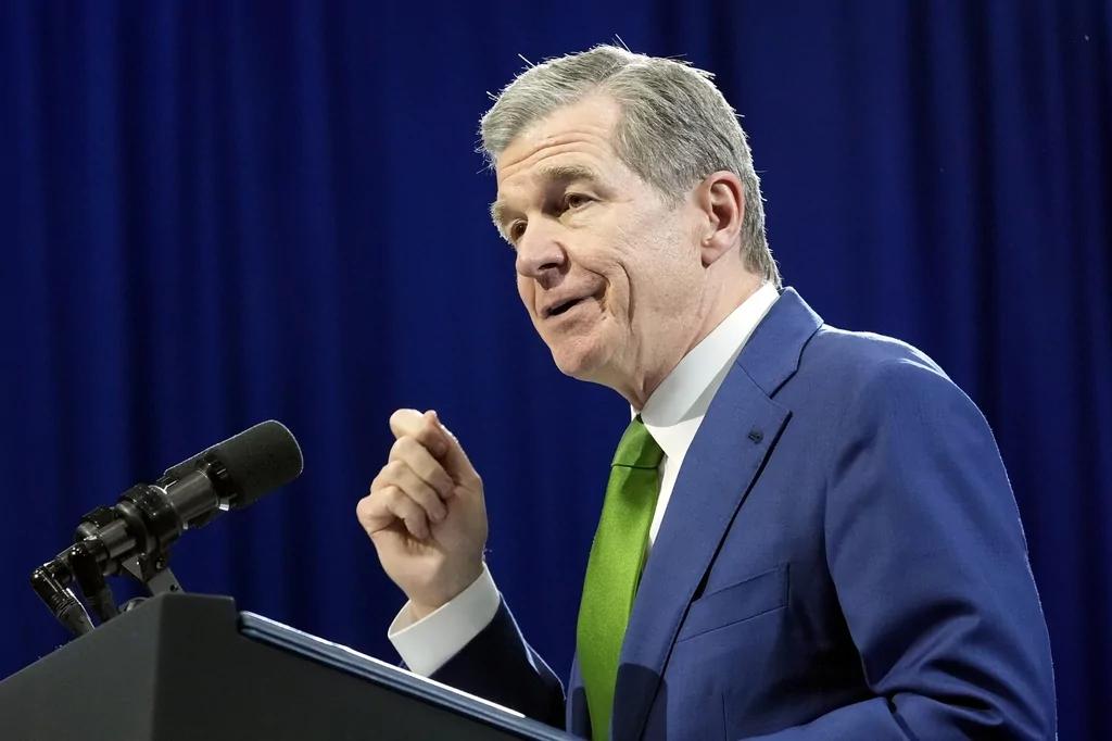 Democrats tout Roy Cooper as 'game-changer' in NC Senate race