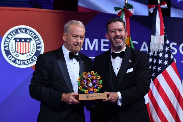 Injerencismo de gala: Larry Rubin y la cena con el embajador