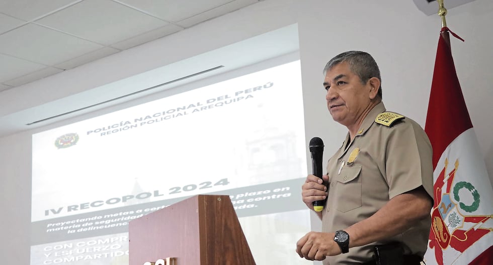 Fiscalía pide suspender 18 meses a Víctor Zanabria, comandante general de la Policía