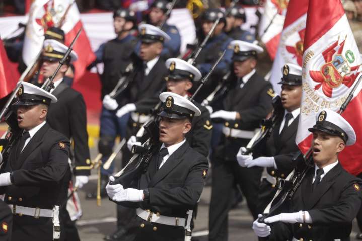 Gran Parada y Desfile Cívico Militar: Marina rindió homenaje a Perú con impecable desfile