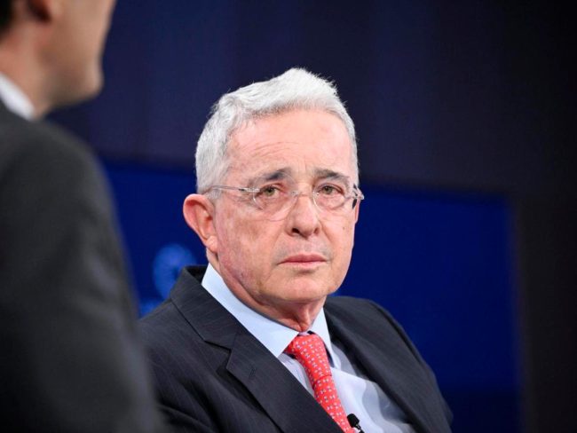 Expresidente Álvaro Uribe, declarado culpable de soborno y fraude procesal