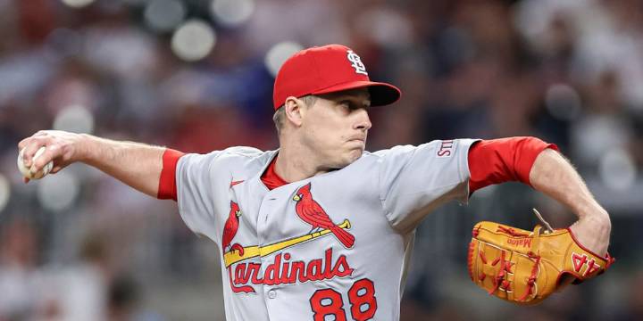 Cards trade reliever Maton to Rangers, per report