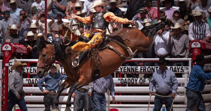 Hillsdale's Brody Cress captures first saddle bronc title in 6 years