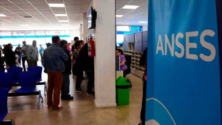 ANSES publicó todas las fechas de pago de agosto: cuándo cobro jubilaciones, pensiones y asignaciones