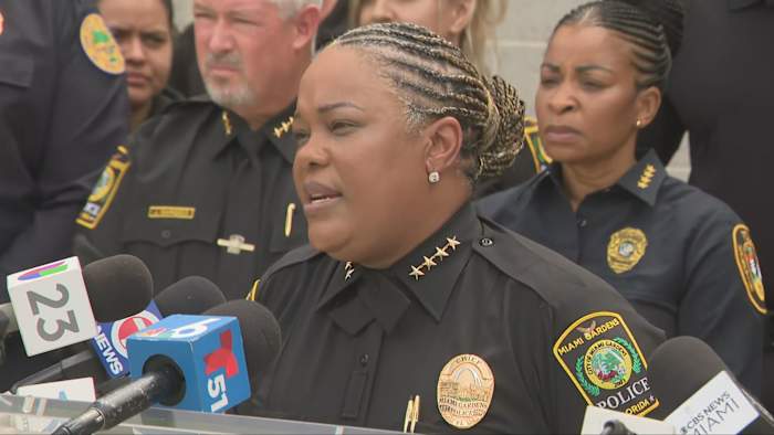 Jefa de Miami Gardens responde a las acusaciones de discriminación y dice que ‘no tiene miedo’ a la demanda