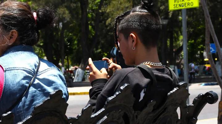 Alertan por “casos aislados” de adultos que graban o fotografían a menores sin su consentimiento en SLP