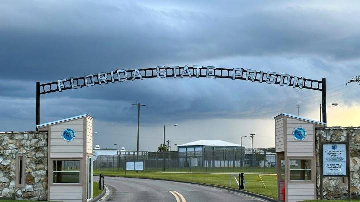 Florida puts a man to death for killing 2 outside a bar, the 26th US execution this year