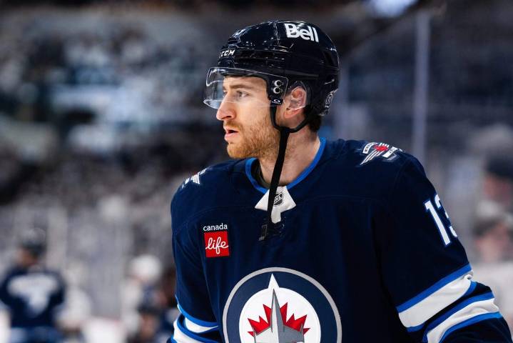 Winnipeg Jets sign Gabriel Vilardi to 6-year contract extension, avoid arbitration