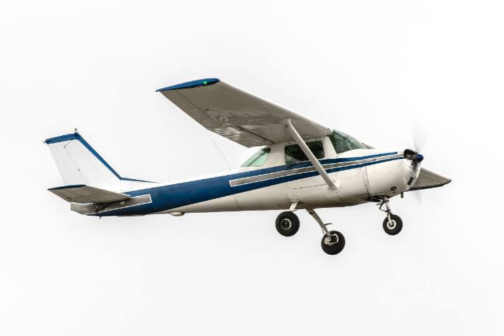 Avioneta choca coche Florida: siete personas heridas