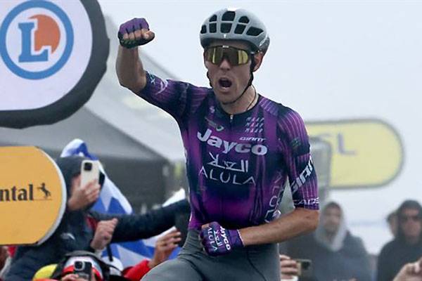 Ben O’Connor conquista la etapa 18 del Tour, Pogacar sigue líder