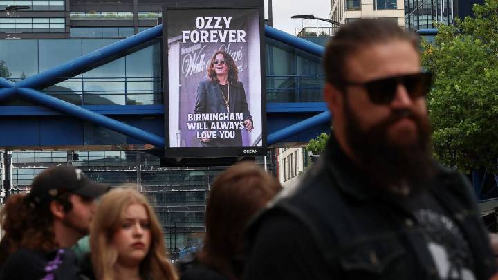 Ozzy Osbourne: Family, fans send off heavy metal icon