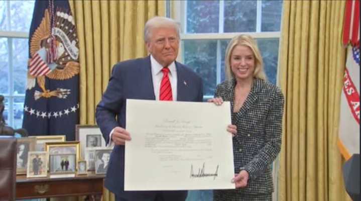 Bondi briefed Trump that his name was in Epstein files 