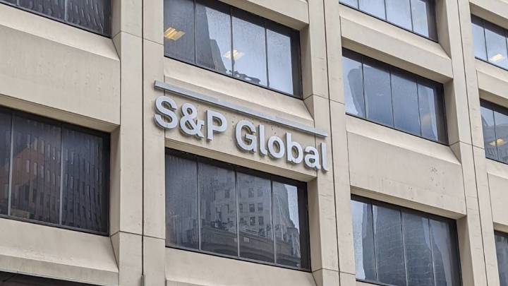 ¿Barril sin fondo? Ni con 10 mil mdd de apoyo Pemex pagará sus deudas a proveedores: S&P