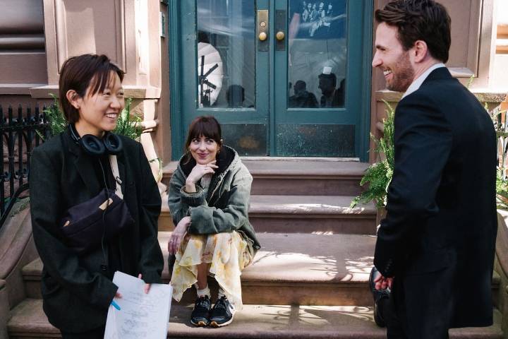 "Hay que ser un poco cínico". La directora mimada por Hollywood, que trabajó de "casamentera" y hoy revitaliza las comedias románticas