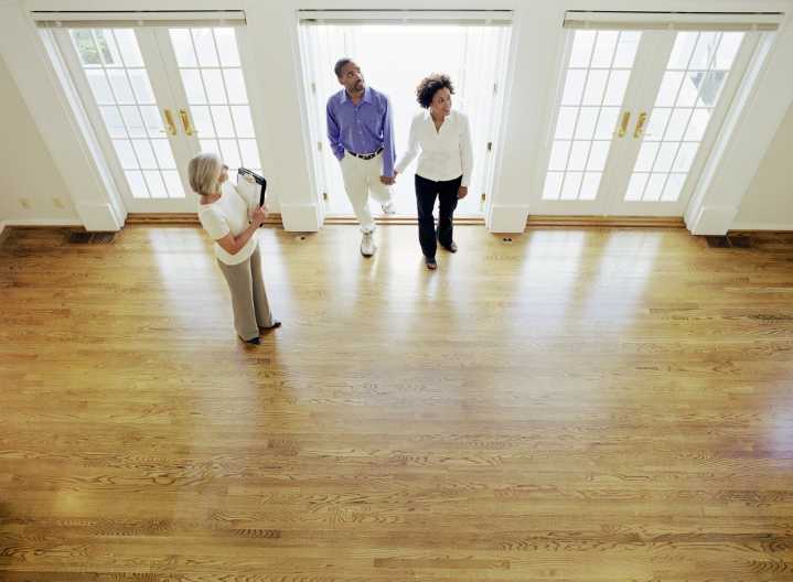 Luxury housing market strong despite inventory drop, experts say