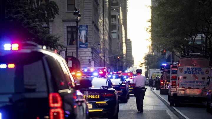 Pistolero con enfermedad mental que mató a 4 personas en Manhattan habría equivocado el camino hacia oficinas de la NFL