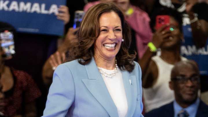 Rare Times Kamala Harris Ditched Her Pantsuit To Flaunt Her Killer Legs