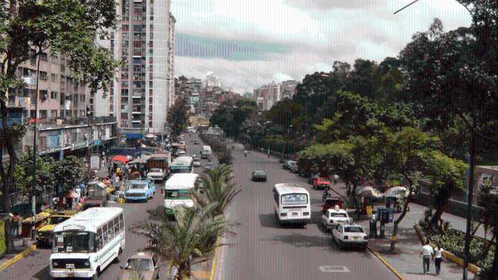Reportaron un incendio en un edificio de la avenida Sucre en Caracas