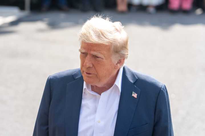 Trump afirma que impondrá arancel de 25 % a importaciones de India