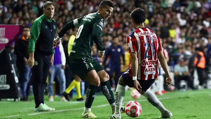 Desde los once pasos, James Rodríguez da triunfo a Club León