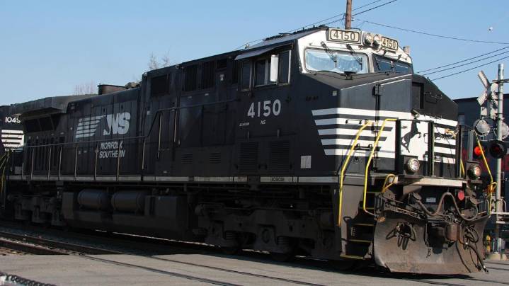 Union Pacific announces $85 billion deal to acquire Norfolk Southern, touts creation of 'America's first transcontinental railroad'