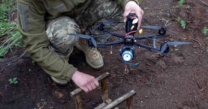 Narco mexicano se infiltra en Ucrania por drones; aprenden en la guerra