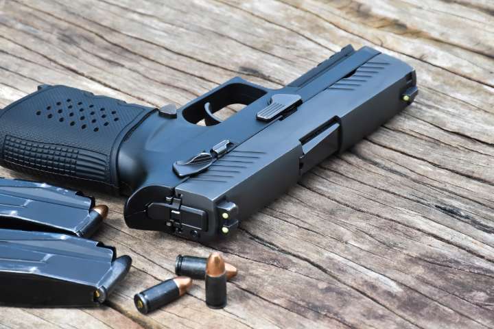 Niño de 12 años muere tras disparo accidental mientras jugaba con un arma en Houston