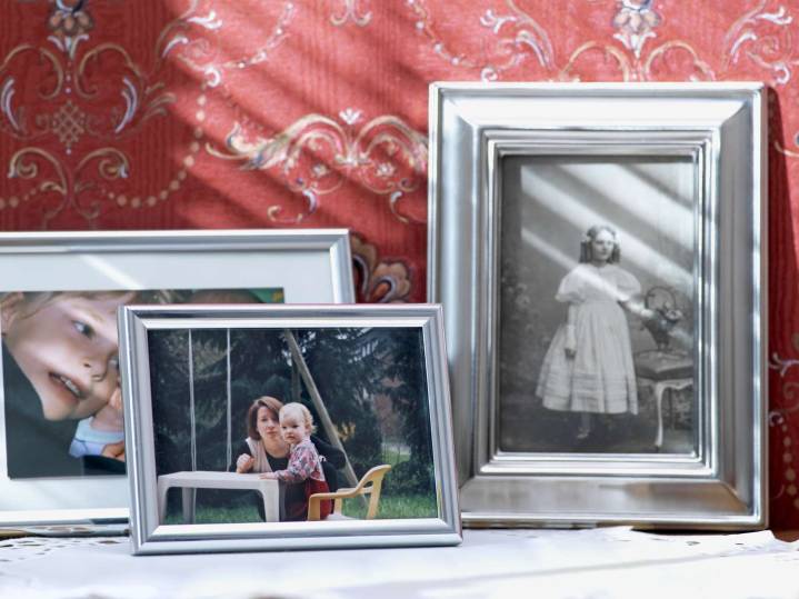 7 Things Pro Stagers Always Hide to Make a Home Look Less Cluttered