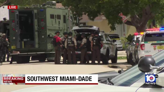 Developing now: Miami-Dade SWAT team standoff unfolds in Kendale Lakes