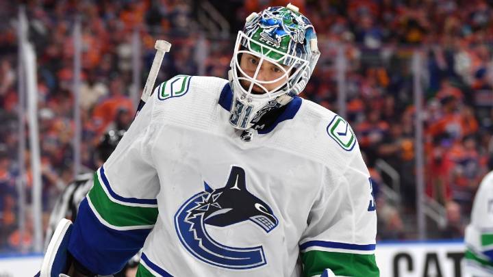 Penguins acquire goalie Arturs Silovs in trade with Canucks