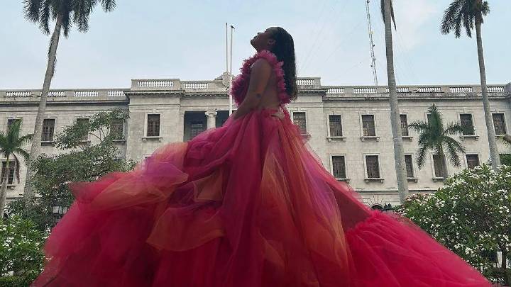Analecia Tijerina convierte paisajes de la Huasteca en vestidos con identidad propia