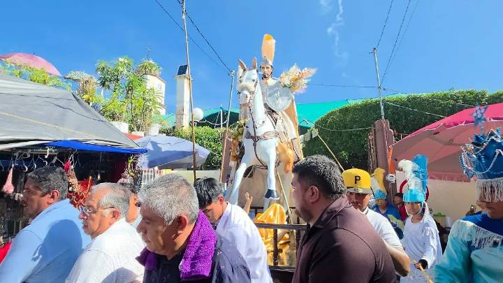 Tenextepango celebra a Santiago Apóstol con fe, calor y más de 10 mil visitantes