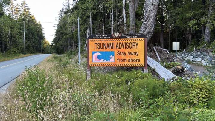 British Columbians told to avoid coast, after Russia quake triggers tsunami advisory