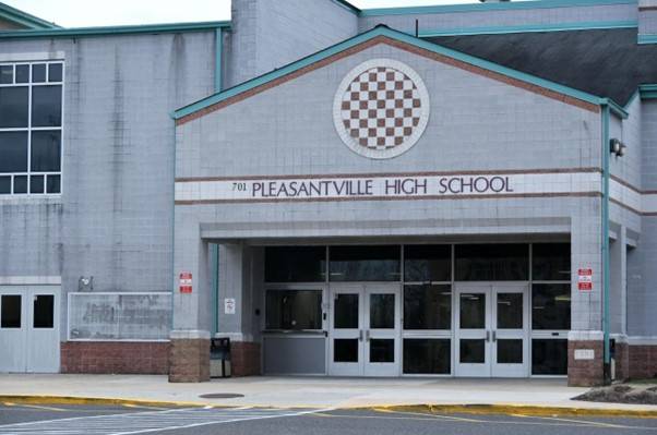 Distrito escolar de NJ utilizó datos incorrectos para obtener más ayuda estatal, según exfuncionarios escolares