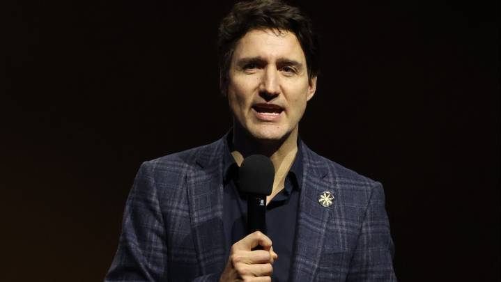 Justin Trudeau Romance Rumors Intensify After Katy Perry Dinner Date & Concert Outing