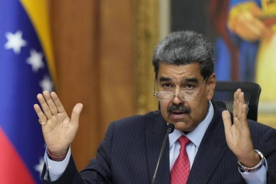 Maduro proclama “victoria histórica” de su partido en elecciones municipales