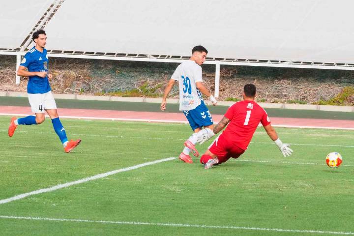 El Tenerife vence 0-5 al Marino en el tercer test de la pretemporada