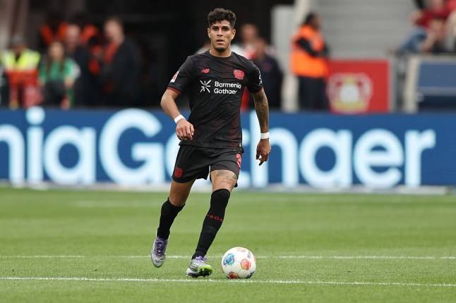 Tottenham stance on Arsenal transfer target Piero Hincapie as terms agreed