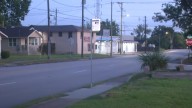 Woman finds boyfriend shot to death after tracking his phone location, Houston police say
