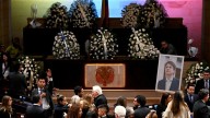 Embajador de EEUU en Colombia rinde honores fúnebres al senador Miguel Uribe en el Congreso