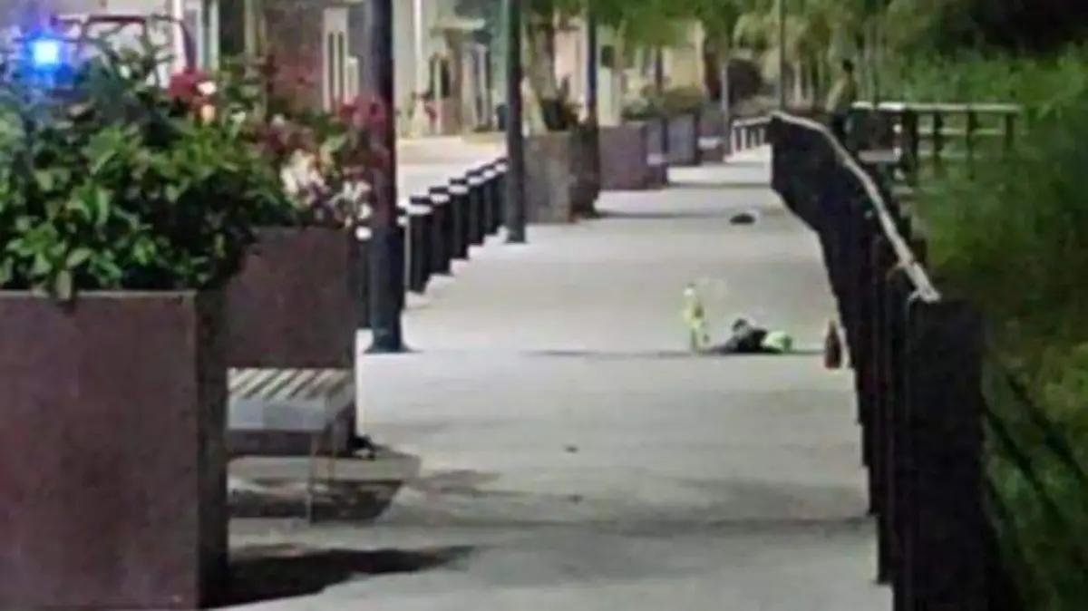 Atacan a balazos a dos hombres que platicaban en el Malecón de Yuriria