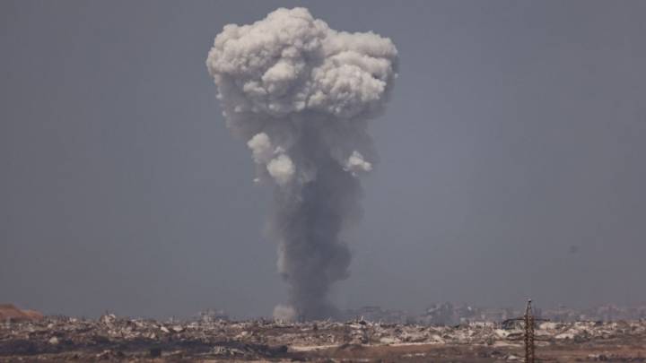 Leaders, Journalist Groups React to Israeli Gaza Strike That Killed Five Journalists