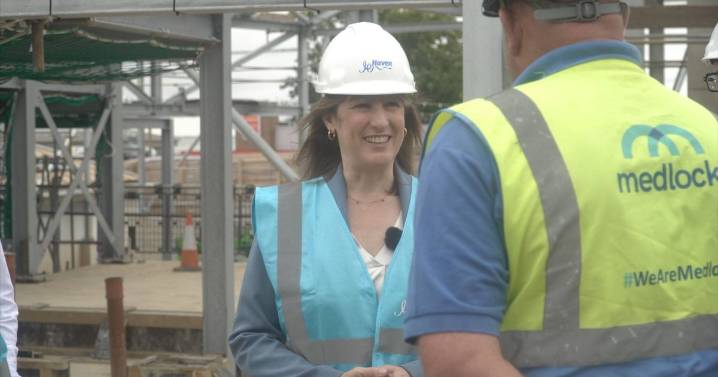Kent holiday park getting huge investment for new pub and swimming pool gets visit from Chancellor Rachel Reeves