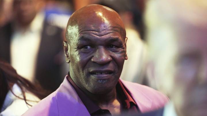 Mike Tyson no ve con buenos ojos la pelea entre Canelo Álvarez y Terence Crawford