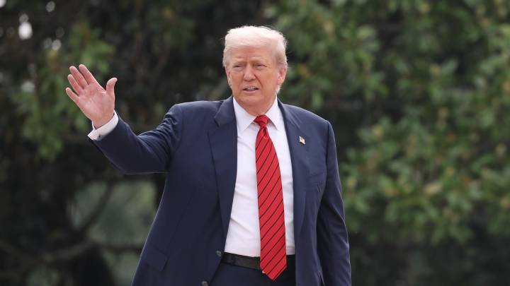 Trump signs order allowing alternative assets like cryptocurrencies, private equity in 401(k)s