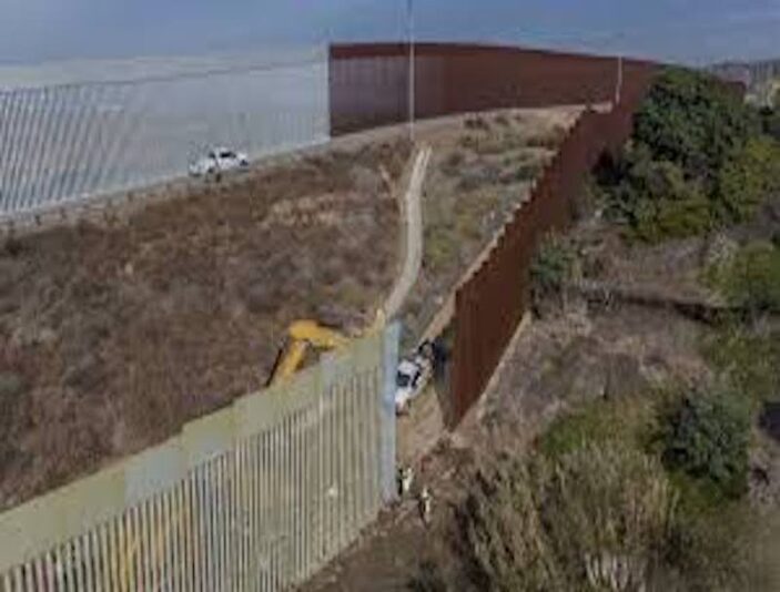 EU amplia el muro de la frontera con México: Texas