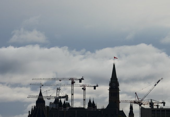 Federal government posts $3.3 billion deficit from April to June