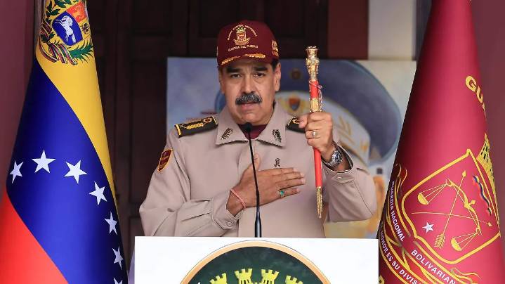 Policía de Venezuela expresa su lealtad a Maduro tras anuncio de recompensa de EU