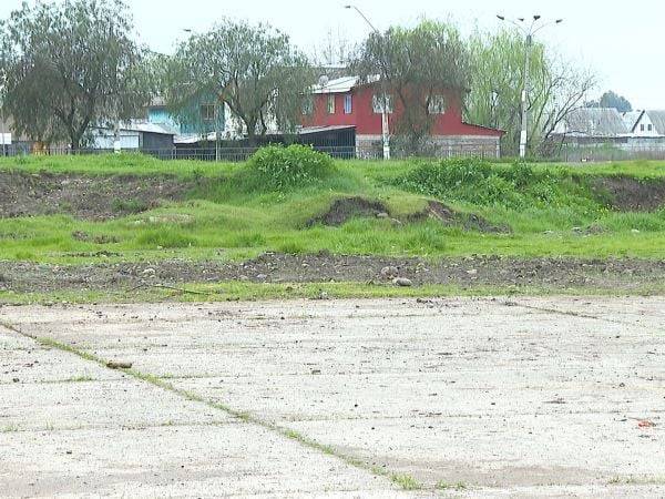 Entregan terreno para multicancha en Villa Las Américas