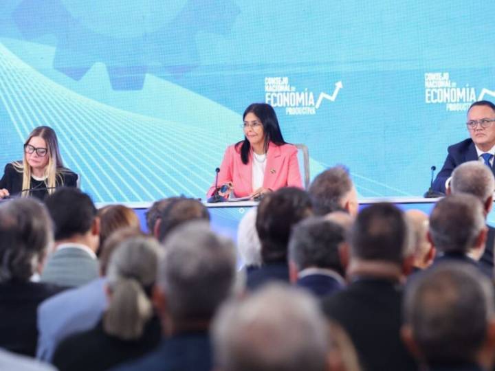 Las perlas de Delcy: “Venezuela es víctima de agresión psicológica, todos los días pendientes de un barco”